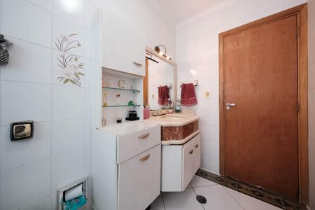 Casa à venda com 250m², 4 quartos e 4 vagasBanheiro da Suíte