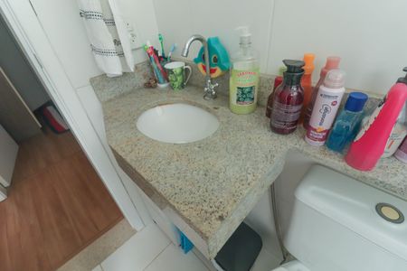 Apartamento à venda com 51m², 2 quartos e 1 vaga Apartamento à venda com 51m², 2 quartos e 1 vagaBanheiro