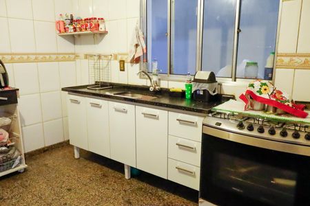 Casa à venda com 151m², 4 quartos e 3 vagas Casa à venda com 151m², 4 quartos e 3 vagasCozinha
