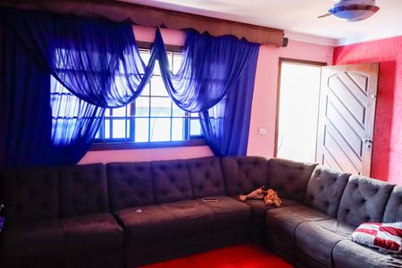 Casa à venda com 151m², 4 quartos e 3 vagas Casa à venda com 151m², 4 quartos e 3 vagasSala