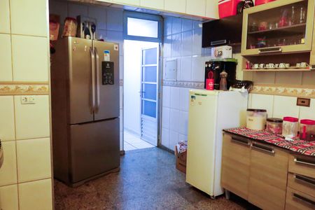 Casa à venda com 151m², 4 quartos e 3 vagas Casa à venda com 151m², 4 quartos e 3 vagasCozinha