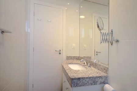 Apartamento para alugar com 100m², 3 quartos e 2 vagasBanheiro da Suíte