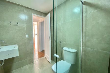 Apartamento para alugar com 100m², 3 quartos e sem vagaBanheiro 