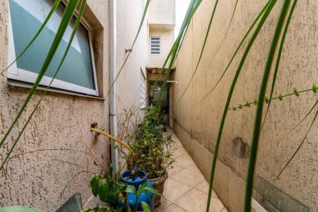 Corredor de casa à venda com 3 quartos, 115m² em Parque Colonial, São Paulo