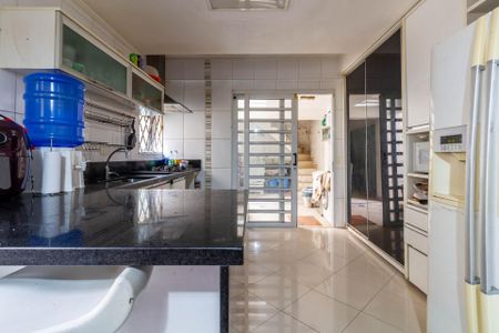 Casa à venda com 115m², 3 quartos e 2 vagasCozinha