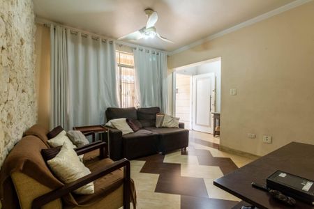 Casa à venda com 115m², 3 quartos e 2 vagasSala