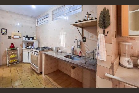 Casa à venda com 360m², 6 quartos e 6 vagas Casa à venda com 360m², 6 quartos e 6 vagasCozinha