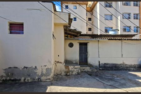 Casa à venda com 360m², 6 quartos e 6 vagas Casa à venda com 360m², 6 quartos e 6 vagasÁrea comum