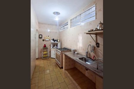 Casa à venda com 360m², 6 quartos e 6 vagas Casa à venda com 360m², 6 quartos e 6 vagasCozinha