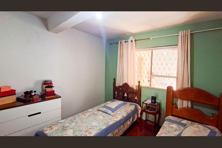 Casa à venda com 360m², 6 quartos e 6 vagas Casa à venda com 360m², 6 quartos e 6 vagasQuarto 3