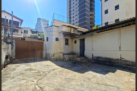 Casa à venda com 360m², 6 quartos e 6 vagas Casa à venda com 360m², 6 quartos e 6 vagasÁrea comum