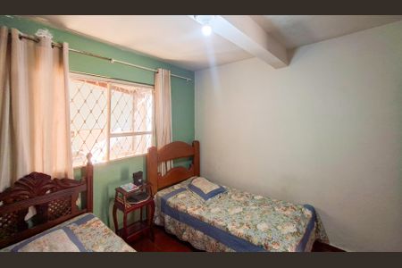 Casa à venda com 360m², 6 quartos e 6 vagas Casa à venda com 360m², 6 quartos e 6 vagasQuarto 3