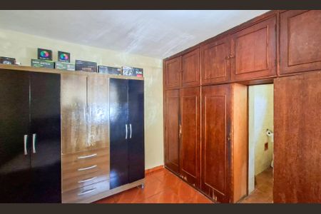 Casa à venda com 360m², 6 quartos e 6 vagas Casa à venda com 360m², 6 quartos e 6 vagasQuarto 2