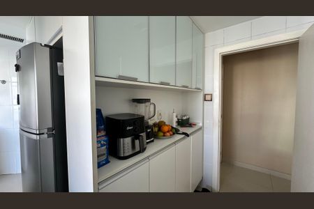 Apartamento à venda com 181m², 3 quartos e 2 vagasCozinha