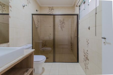 Casa para alugar com 220m², 3 quartos e 4 vagas Casa para alugar com 220m², 3 quartos e 4 vagasBanheiro Social