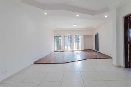 Casa para alugar com 220m², 3 quartos e 4 vagas Casa para alugar com 220m², 3 quartos e 4 vagasSala/Sala de Jantar