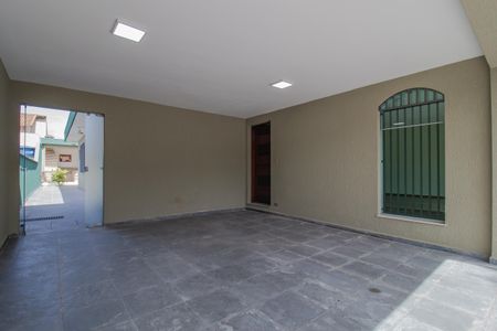Casa para alugar com 220m², 3 quartos e 4 vagas Casa para alugar com 220m², 3 quartos e 4 vagasGaragem