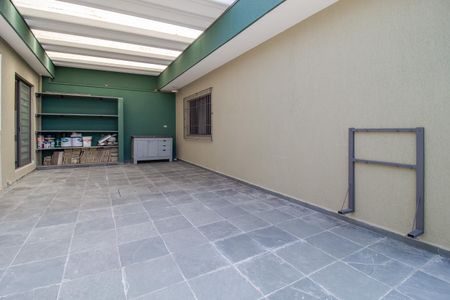 Casa para alugar com 220m², 3 quartos e 4 vagas Casa para alugar com 220m², 3 quartos e 4 vagasQuintal