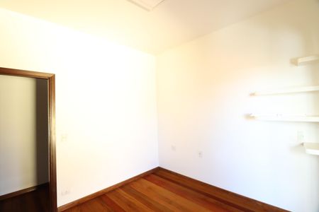 Casa para alugar com 450m², 4 quartos e 10 vagasQuarto 2