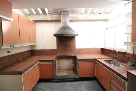 Casa para alugar com 450m², 4 quartos e 10 vagasCozinha