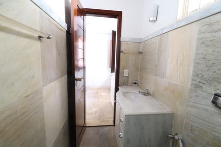 Casa para alugar com 450m², 4 quartos e 10 vagasBanheiro Suíte 1