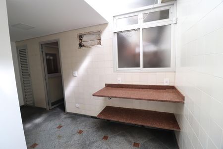 Casa para alugar com 450m², 4 quartos e 10 vagasÁrea de Serviço