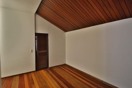 Casa para alugar com 450m², 4 quartos e 10 vagasSuíte 2