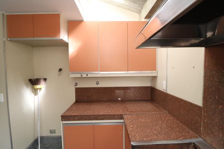 Casa para alugar com 450m², 4 quartos e 10 vagasCozinha