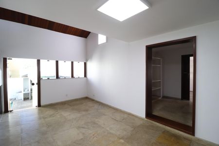 Casa para alugar com 450m², 4 quartos e 10 vagasSala 3