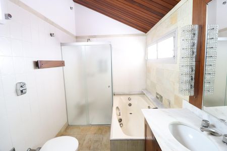 Casa para alugar com 450m², 4 quartos e 10 vagasBanheiro Suíte 2