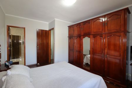 Casa à venda com 199m², 3 quartos e 2 vagasSuíte