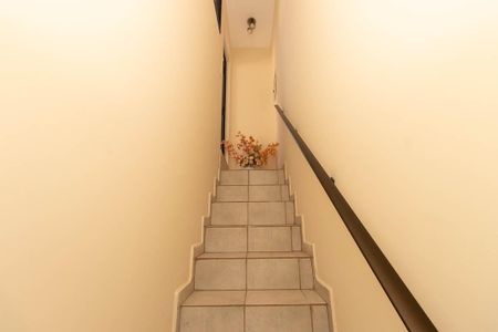 Apartamento à venda com 160m², 3 quartos e 3 vagas Apartamento à venda com 160m², 3 quartos e 3 vagasEscada