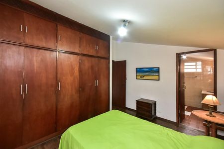 Casa de condomínio à venda com 280m², 4 quartos e 4 vagasSuíte 2