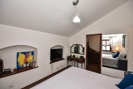 Casa de condomínio à venda com 280m², 4 quartos e 4 vagasSuíte 1