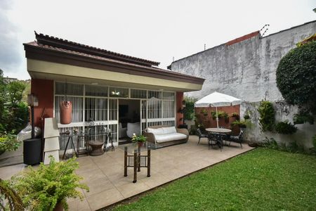 Casa de condomínio à venda com 280m², 4 quartos e 4 vagasQuintal