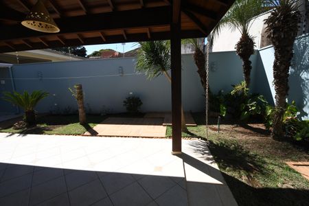 Casa à venda com 270m², 3 quartos e 3 vagasÁrea Externa