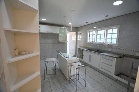 Casa à venda com 270m², 3 quartos e 3 vagasCozinha