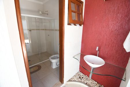 Casa à venda com 270m², 3 quartos e 3 vagasBanheiro de serviço