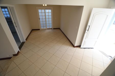 Casa à venda com 270m², 3 quartos e 3 vagasSala 2