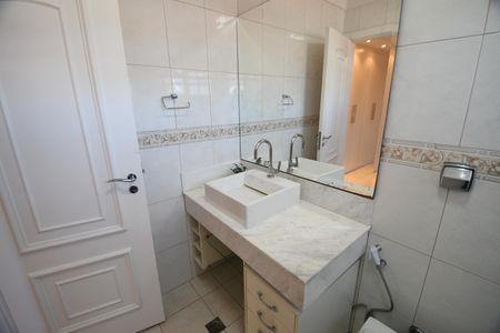 Casa à venda com 270m², 3 quartos e 3 vagasBanheiro da Suíte