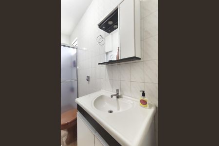 Casa para alugar com 94m², 2 quartos e 1 vaga Casa para alugar com 94m², 2 quartos e 1 vagaBanheiro Social