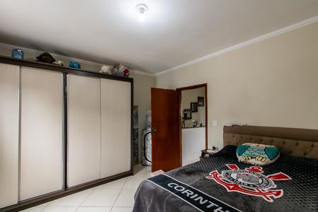 Casa à venda com 200m², 4 quartos e 1 vaga Casa à venda com 200m², 4 quartos e 1 vagaCasa 1 - Quarto