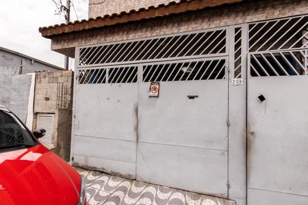 Casa à venda com 200m², 4 quartos e 1 vaga Casa à venda com 200m², 4 quartos e 1 vagaFachada