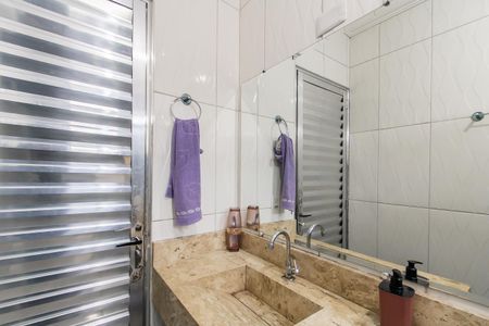 Casa à venda com 200m², 4 quartos e 1 vaga Casa à venda com 200m², 4 quartos e 1 vagaCasa 2 - Banheiro Social