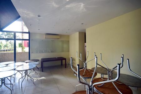 Apartamento à venda com 76m², 2 quartos e 1 vaga Apartamento à venda com 76m², 2 quartos e 1 vagaÁrea Comum - Salão de Festas