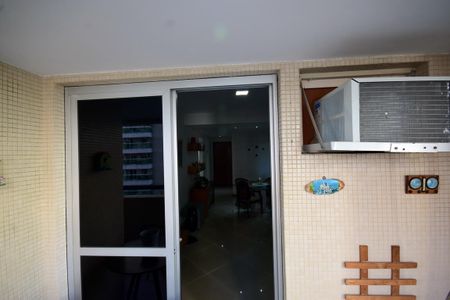 Apartamento à venda com 76m², 2 quartos e 1 vaga Apartamento à venda com 76m², 2 quartos e 1 vagaVaranda