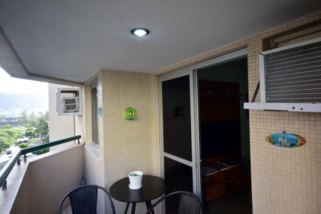 Apartamento à venda com 76m², 2 quartos e 1 vaga Apartamento à venda com 76m², 2 quartos e 1 vagaVaranda