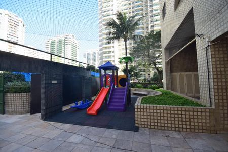 Apartamento à venda com 76m², 2 quartos e 1 vaga Apartamento à venda com 76m², 2 quartos e 1 vagaÁrea Comum - Playground