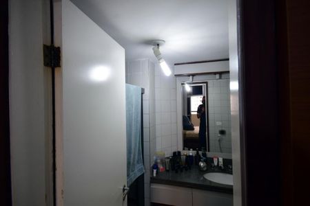 Apartamento à venda com 76m², 2 quartos e 1 vaga Apartamento à venda com 76m², 2 quartos e 1 vagaBanheiro da Suíte