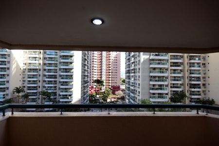 Apartamento à venda com 76m², 2 quartos e 1 vaga Apartamento à venda com 76m², 2 quartos e 1 vagaVaranda